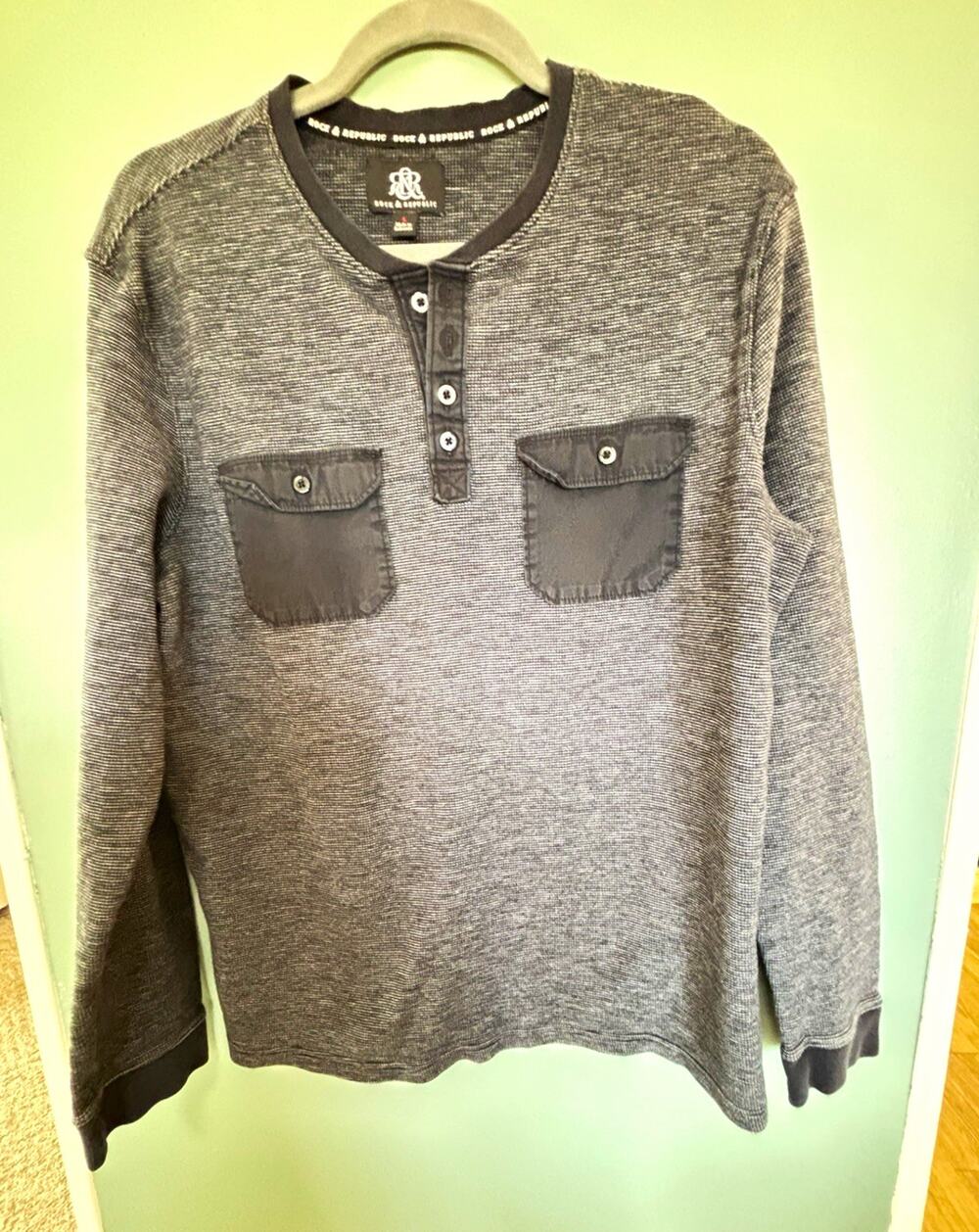 Rock & Republic Men's Heathered Gray Henley Pullover Sweater Pockets L